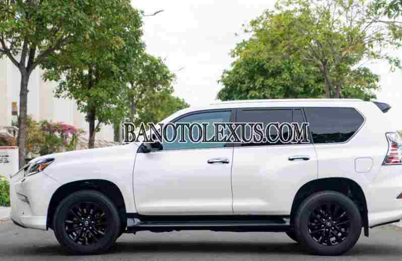 Cần bán gấp Lexus GX 460 đời 2022, màu Trắng