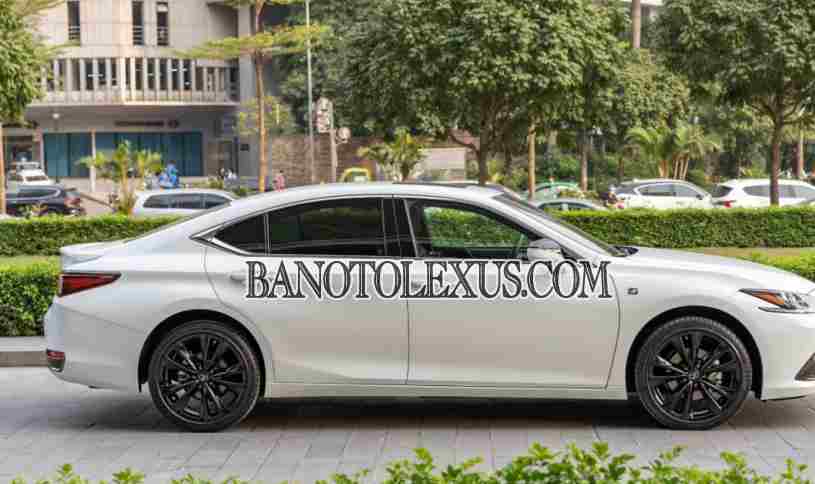 Lexus ES 250 F Sport 2025. Kết nối giá trị thật