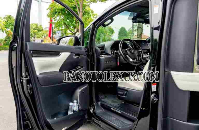 Cần bán gấp Lexus LM 300h Royal Lounge đời 2020, màu Đen